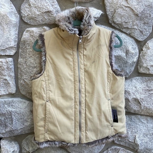 Weatherproof reversible faux fur/tan vest - Picture 2 of 3